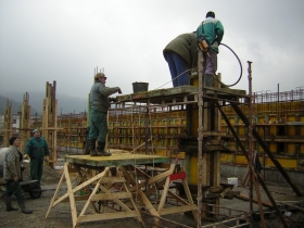 Staviteľ - vykonávanie jednoduchých stavieb a poddodávok, demolácie